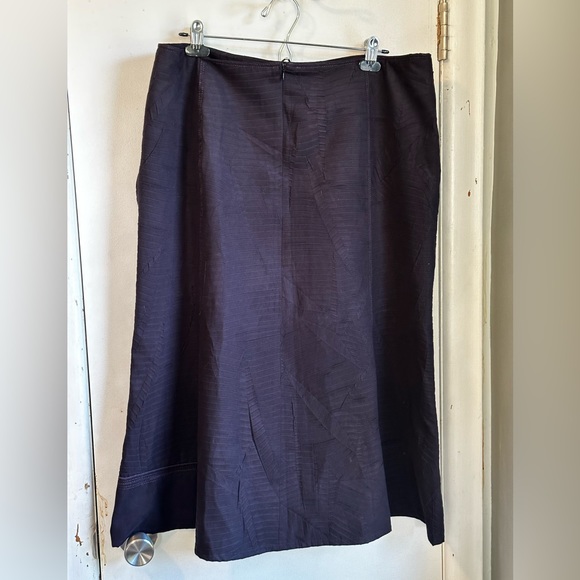 Vex- Dark purple midi Aline skirt, micro suede feel, textured material, EUC - Picture 5 of 8